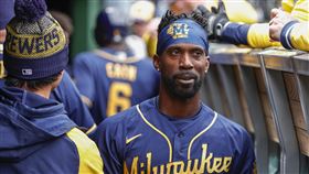 ▲「海賊王」麥卡臣（Andrew McCutchen）遭球吻。（圖／美聯社／達志影像）