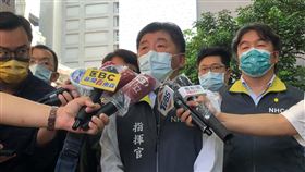 陳時中：準備在基隆「類普篩」  盼圍堵疫情中央流行疫情指揮中心指揮官陳時中（右3）30日下午前往基隆市政府視察，受訪時表示，因擔憂社區其實還有（個案），因此準備在基隆「類普篩」社區採檢，由中央提供快篩試劑，讓市府發放、統計和回收。中央社記者王朝鈺攝  111年3月30日