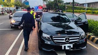 賓士毒蟲遭逮癲癇發作　一到院全好了