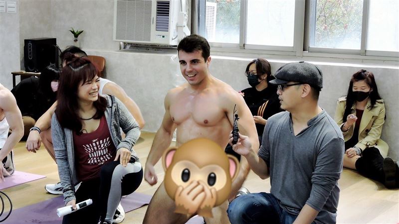 昔全裸露鵰爆紅 男星狂操脫到剩內褲