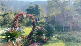 屏東推「185沿山可愛咖」觀光郵輪巴士屏東縣政府將於16日起推出「185沿山可愛咖」觀光郵輪巴士，帶遊客深入部落、社區享用冠軍咖啡、可可及鳳梨下午茶等，即日起開放預約。（屏東縣政府提供）中央社記者郭芷瑄傳真  111年4月11日