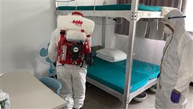 嘉縣新增9確診  包含精忠營區7新兵嘉義縣政府宣布9日新增9名COVID-19（2019冠狀病毒疾病）確診個案，其中7例為精忠營區居隔中陰轉陽，營區全面加強清消。（嘉義縣政府提供）中央社記者黃國芳傳真  111年4月9日