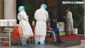 行政院有3名確診，下午在貴賓室前開設篩檢站。（圖／記者盧素梅攝影)