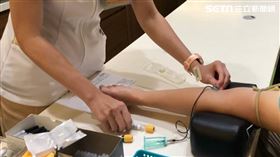 抽血(記者陳弋攝影)