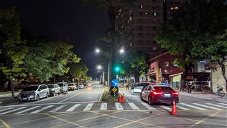 高雄阿伯騎腳踏車橫越馬路　遭撞慘死