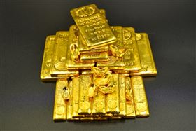 「紅富海」心靈導師吸金案，拍賣，黃金，勞力士名錶，新竹執行署(圖／翻攝畫面)