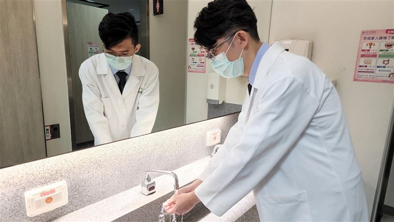 急性腸胃炎持續延燒！醫曝這關鍵原因