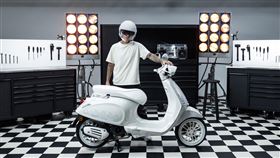▲JUSTIN BIEBER X VESPA聯名特仕版。（圖／Vespa提供）
