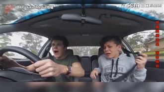 剎車失靈嚇歪　兄惡作劇弟崩潰大叫