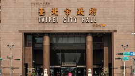 北市產業局員工確診（1）台北市政府產業局一名員工確診COVID-19，衛生局表示，已匡列職場16人居家隔離，同辦公室103人快篩皆為陰性，場域清消後將靜置24小時。中央社記者鄭清元攝  111年4月12日