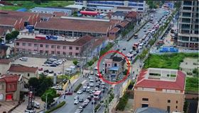 上海,都更,補償,賠償,釘子戶,馬路,中國(圖/翻攝自騰訊網