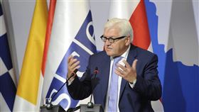德國總統史坦麥爾（Frank Steinmeier）
https://www.flickr.com/photos/oscepa/27954593271/in/photolist-JAfAE4-kVBQnr-JwDmxW-BFhbFE-rK15i3-kVBXG6-7zDLxL-7zDPiA-By1ghJ-BgsdeN-4YF1jq-9mJCg7-qGnY7e-6dfBWr-6djJFE-AQFUe