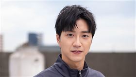 江宏傑成為韓國桌球品牌新的合作對象。(圖／XIOM日本推特，韓國IG)