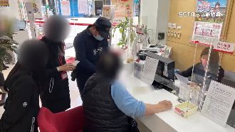 詐騙集團假冒孫騙錢　老婦險匯出老本