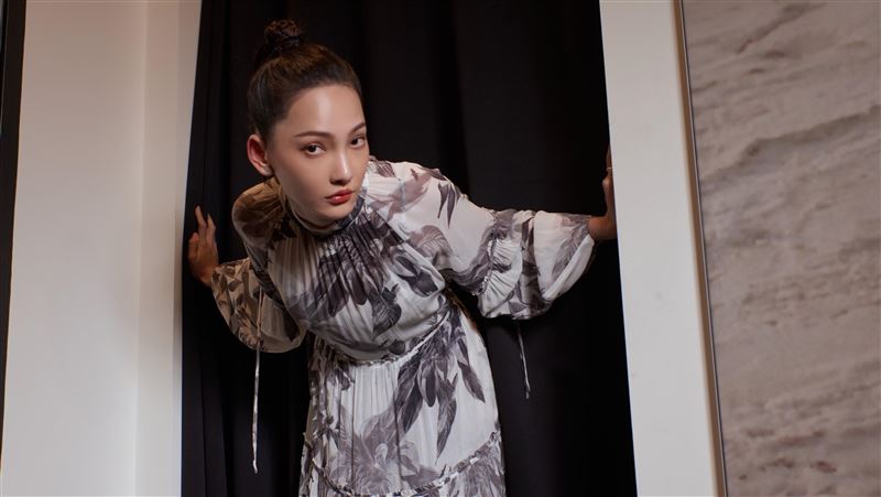女星不戀愛會死　秘交身價破億富二代