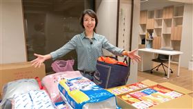 援助烏克蘭  竹市議員李妍慧成立物資募集站點民進黨新竹市議員李妍慧表示，一開始有收到一些市民朋友表達想捐物資到烏克蘭的心願，但苦於外交部管道較遠，不方便親送，因此她發起行動，作為新竹市民與外交部的橋梁；盤點完成後，她17日也親自將物資送至外交部。（李妍慧提供）中央社記者郭宣(文三)傳真  111年3月17日