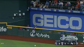 ▲格里奇克（Randal Grichuk）沒收席格（Corey Seager）3分砲。（圖／翻攝自MLB官網）