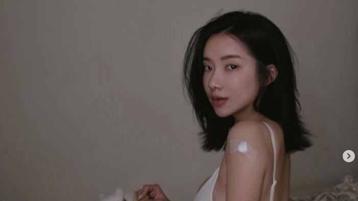 小蔡依林床照曝光！渾圓美尻掉出內褲