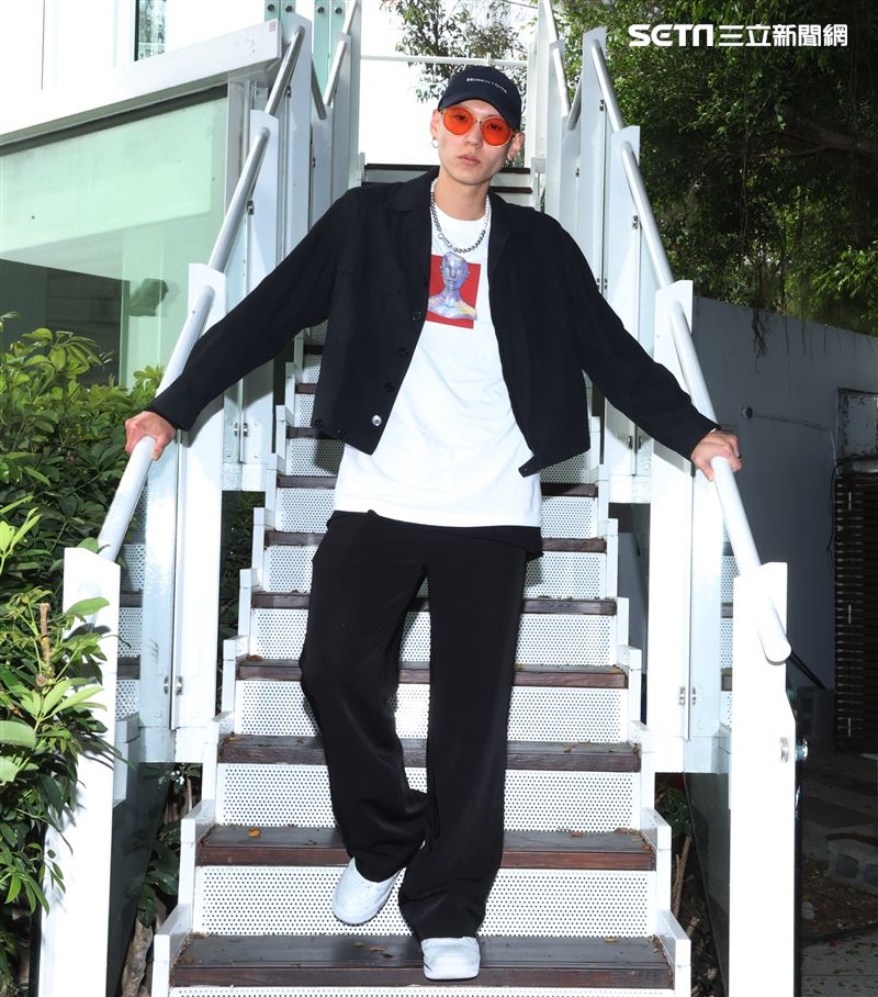 杜威三立新聞網專訪。（記者邱榮吉/攝影）