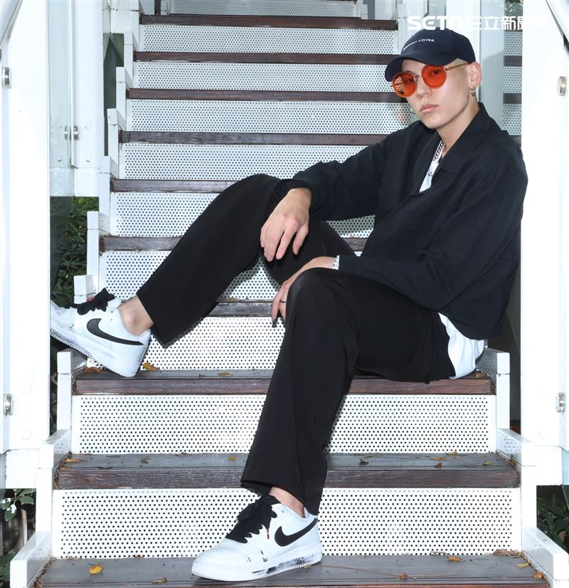 杜威三立新聞網專訪。（記者邱榮吉/攝影）