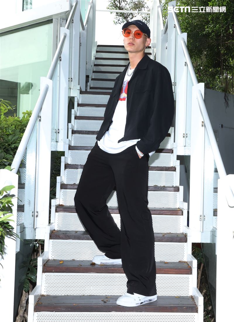 杜威三立新聞網專訪。（記者邱榮吉/攝影）