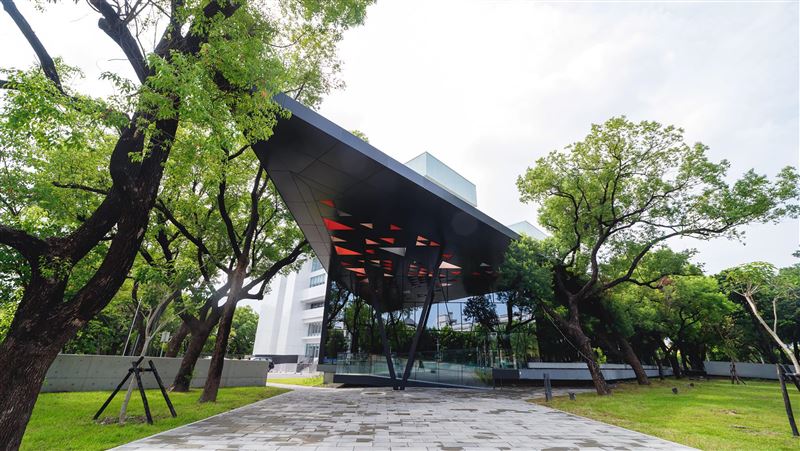 屏東總圖獲青睞　首奪國際設計獎