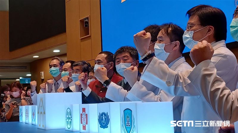 新北記者快篩陽　同場有7大醫院院長
