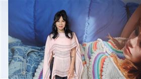 蔡健雅穿著最新Paula’s Ibiza系列。（圖／品牌提供）