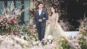 玄彬跟孫藝真夫婦完婚後，昨（11日）前往美國度蜜月，同步釋出婚禮畫面。（圖／MSteamEnt. IG）