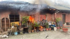 恐怖情人家暴，吳女綑綁男友3天，未進食喝水，無保飭回隔天縱火燒平房 (圖／翻攝畫面)