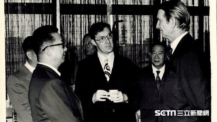 獨／駐台舊照曝　他揭臺灣關係法意義