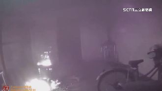 金爐桶燒廢紙釀大火！女子受困屋內