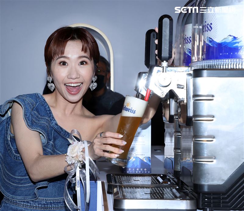 lulu黃路梓茵出席快閃活動。（記者邱榮吉/攝影）（開車不喝酒）