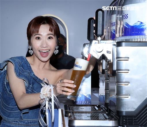 lulu黃路梓茵出席快閃活動