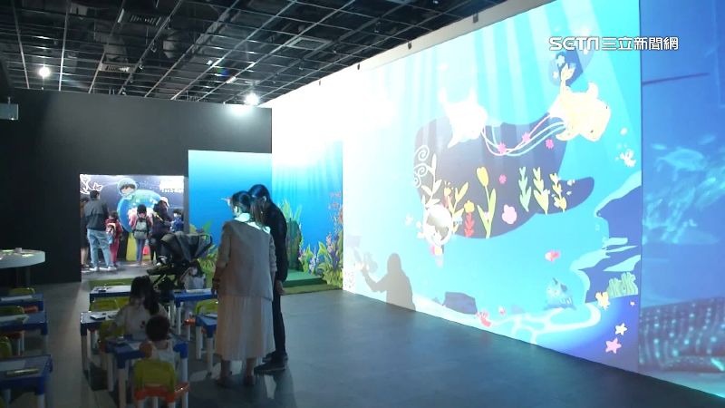 主題展開幕民眾暢遊樂園投資永續地球