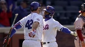 ▲林多（Francisco Lindor）左右開轟。（圖／美聯社／達志影像）