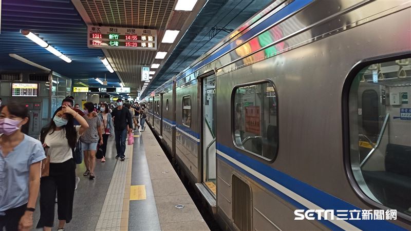 台鐵台中市太原車站昨晚（11日）一對男女在月台發生拉扯，導致列車延誤約19分鐘。（示意圖／資料照）