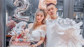 鳳梨（右）與歐菈（左）感情穩定。（圖／翻攝自歐菈IG）