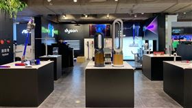 SOGO忠孝館暌違12年來8、9樓首度大改裝。（圖／記者馮珮汶攝）