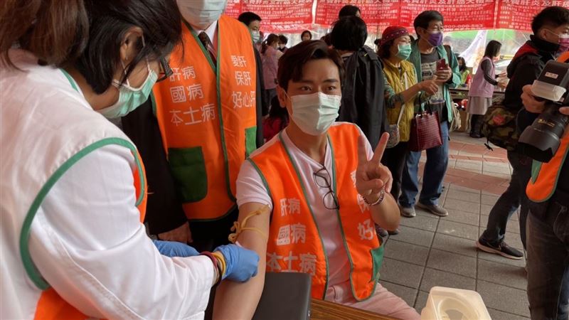 台八男神軋戲「這器官竟流血」急篩
