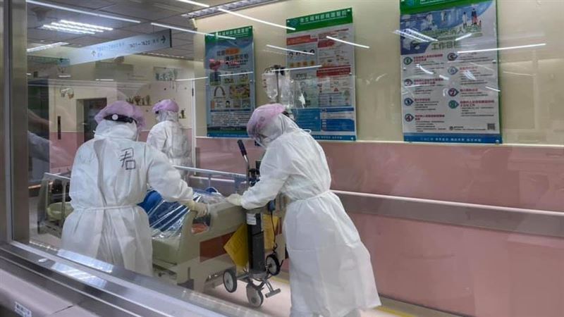 迎接每天萬例　立委籲設「輕症園區」