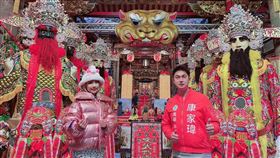 艋舺女孩挺在地囝仔！青山宮主題曲主唱陪康家瑋車掃