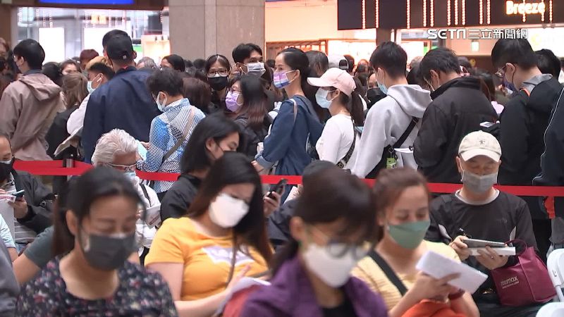 警政署在保安與特勤單位全數動員下，將支援地方警察機關，在大眾運輸場站、大型活動與觀光景點加強巡邏，提高見警率並維護安全，相關反恐專業部隊也將待命支援極端事件的預防與處置。（示意圖／資料照）