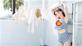 林襄為新一代啦啦隊女神，連續推出2本全新寫真。（圖／翻攝自林襄 IG）