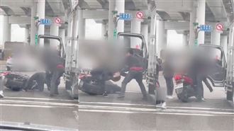 貨車司機鬼切！騎士追上理論慘遭痛毆