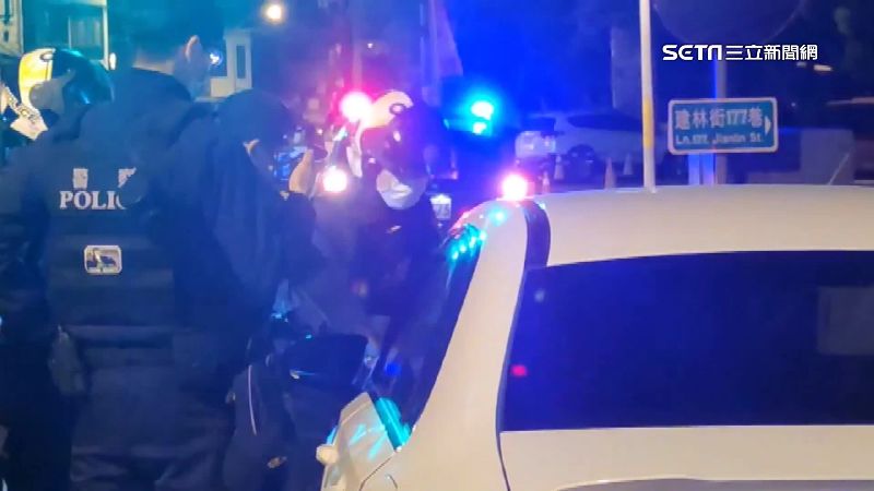邊開車邊抽菸引警注意　查獲毒品移送