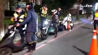 改裝車深夜擾鄰　警攔檢揪49件違規