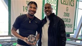  ▲塞爾提克後衛「聰明哥」史馬特（Marcus Smart）獲選為NBA本季年度最佳防守球員。（圖／翻攝自NBA推特）