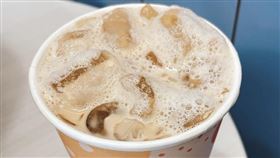 全家隱藏版「新神飲」　她一喝被圈粉：平價版星巴克無誤（圖／翻攝自全家便利商店 / 7-11 超商新品&好物分享區臉書）