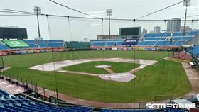 ▲青埔樂天桃園球場19日因雨延賽。（圖／記者蕭保祥攝影）